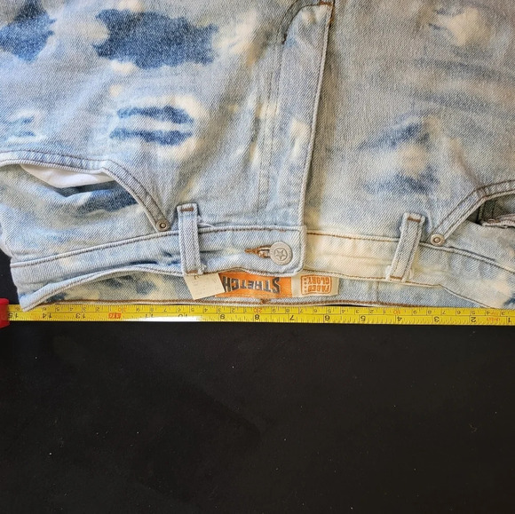 Homemade Bleach Dye Shredded High Rise Shorts -Size Medium - Picture 8 of 8